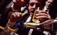 Για να μεθύσει κανονικά, ο Έλληνας θα πρέπει να πιει 17,4 ποτήρια!