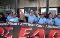 ΔΕΘ:Διαμαρτυρία ένστολων στη Θεσσαλονίκη