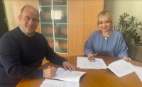 AIGINIONEWS: Δήμος Δίου-Ολύμπου: Υπογράφηκε σύμβαση έργου μεταξύ της Αντιπεριφερειάρχη Πιερίας και του Δημάρχου Δίου-Ολύμπου